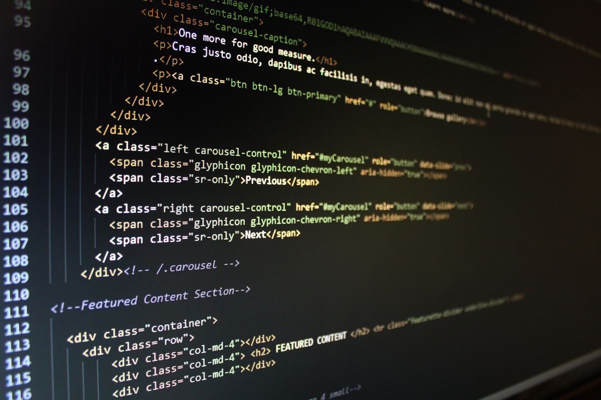 Listing HTML sombre avec numéros de ligne à l’écran